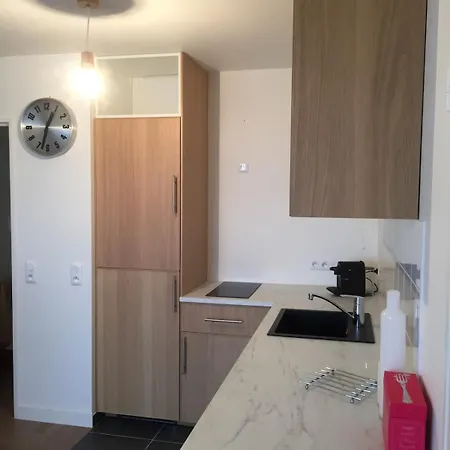 Paris Defense Arena Apartment
